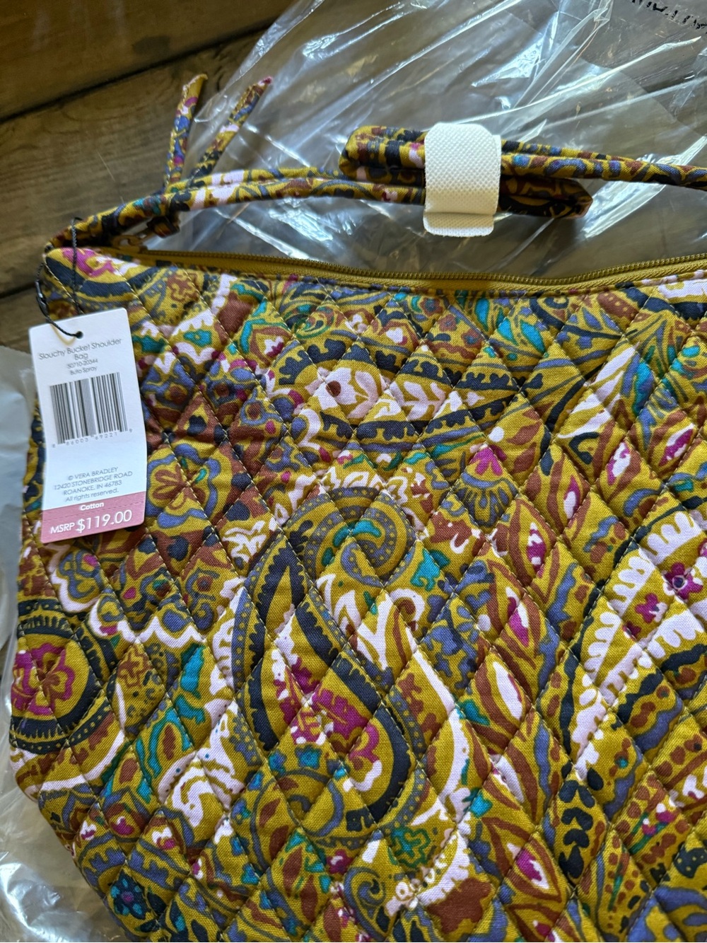 Vera Bradley Slouchy Bucket Shoulder Bag Buta Spray NWT - Picture 5 of 7